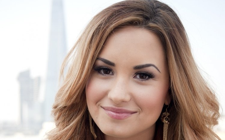 Demi Lovato Theme screenshot #3