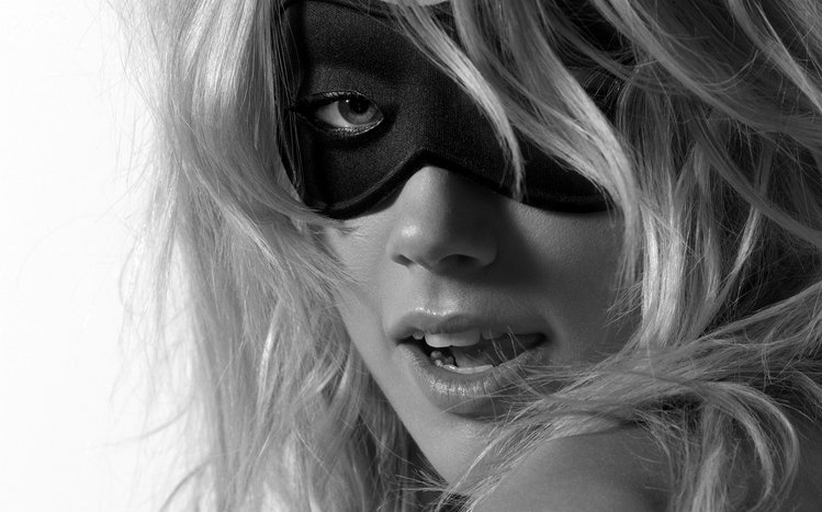 Amber Heard Theme screenshot #3