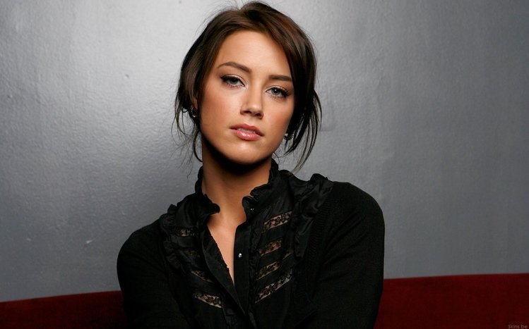 Amber Heard Theme screenshot #2