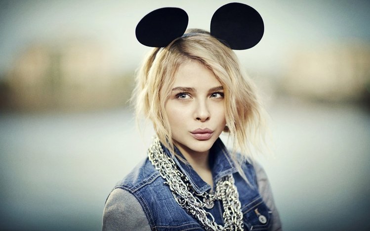 Chloe Grace Moretz Theme screenshot #10