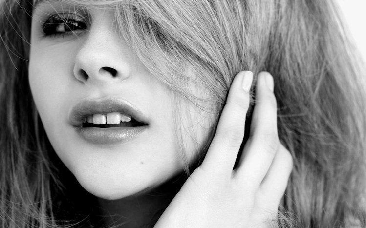 Chloe Grace Moretz Theme screenshot #12