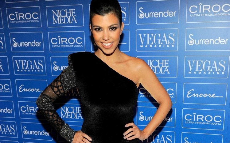 Kourtney Kardashian Theme screenshot #14