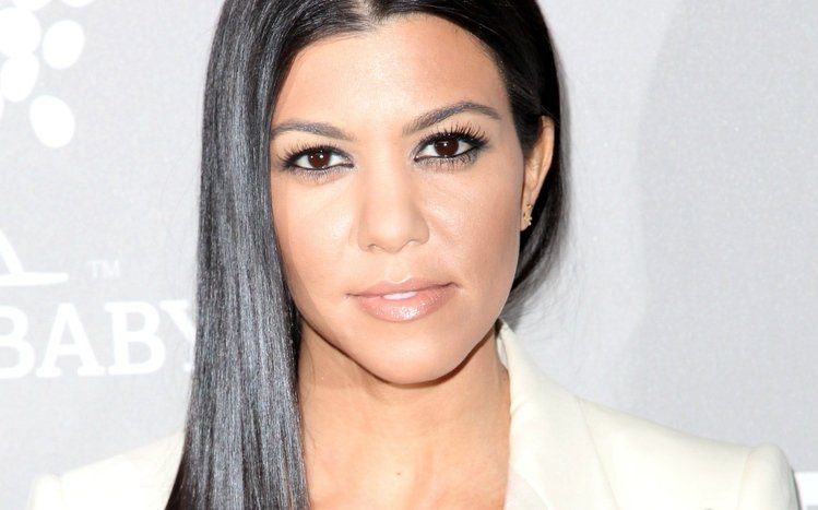 Kourtney Kardashian Theme screenshot #5
