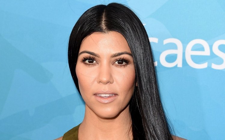 Kourtney Kardashian Theme screenshot #7