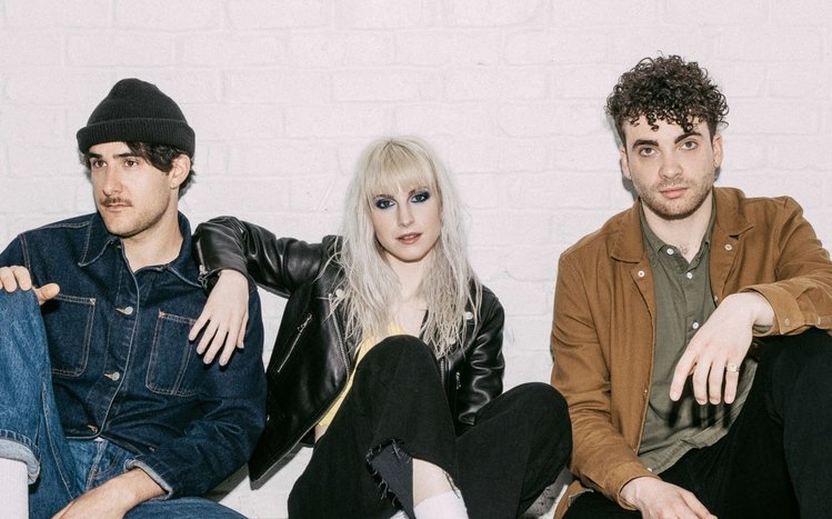 Paramore "After Laughter" Theme screenshot #9