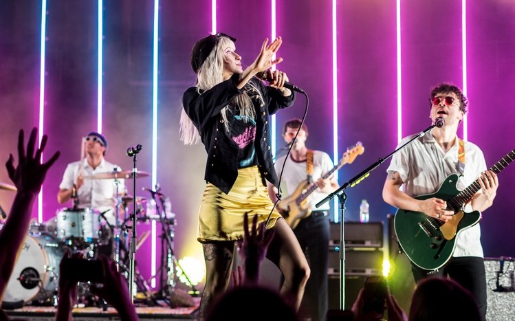 Paramore "After Laughter" Theme screenshot #4