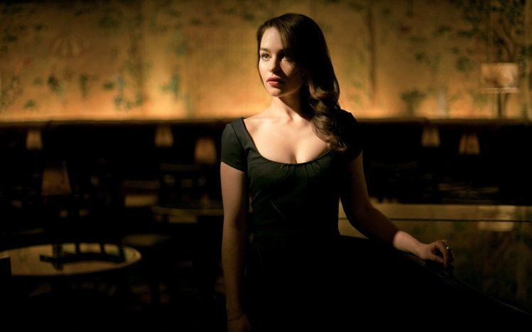 Emilia Clarke Theme screenshot #7