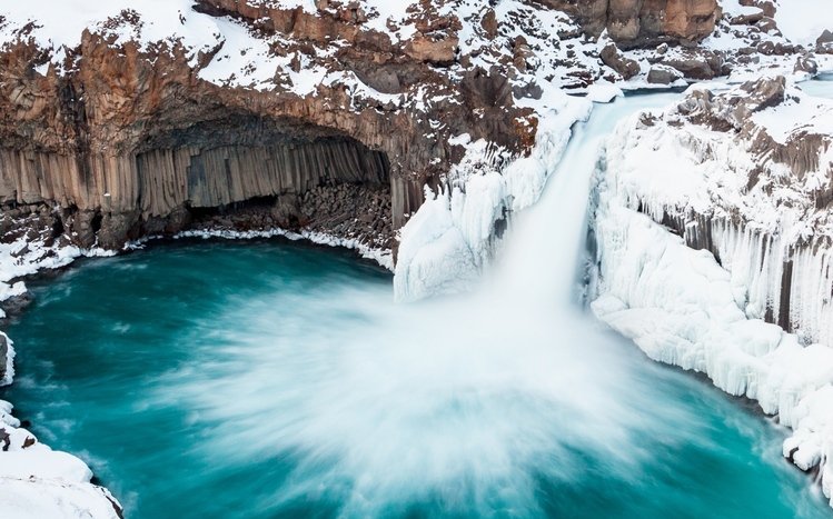 Winter (Dual Monitor) Theme screenshot #11