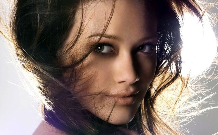 Hilary Duff Theme screenshot #3