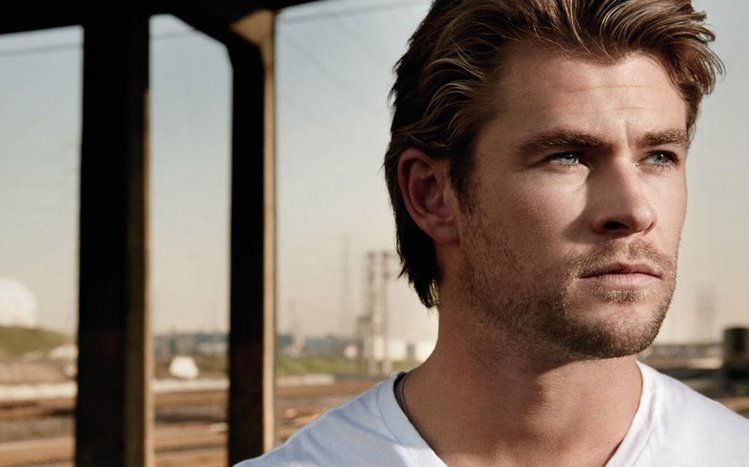 Chris Hemsworth Theme screenshot #2