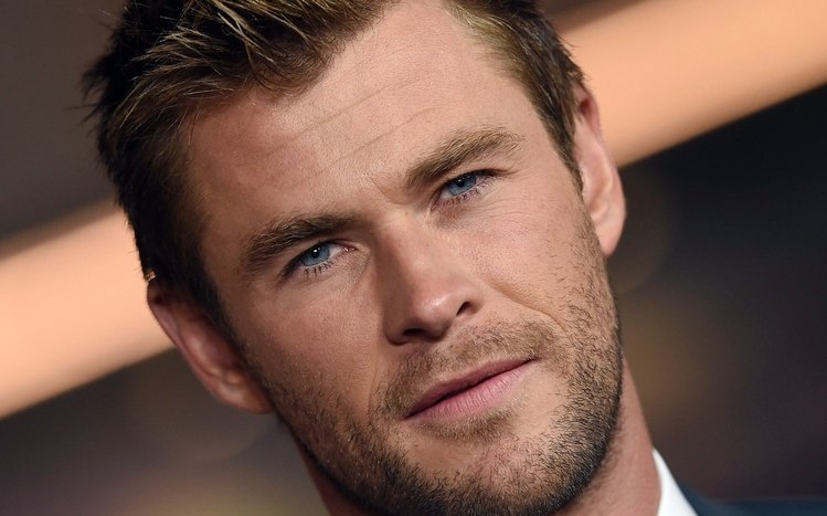 Chris Hemsworth Theme screenshot #9
