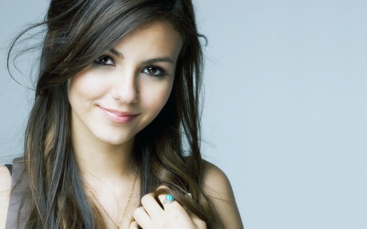 Victoria Justice Theme screenshot #8