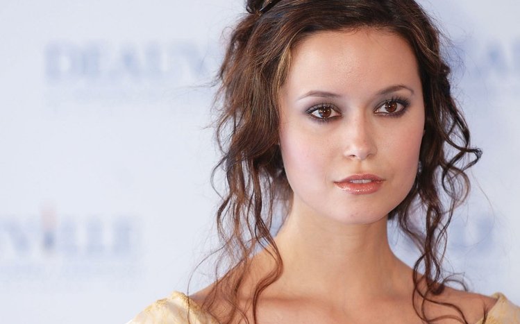 Summer Glau Theme screenshot #15