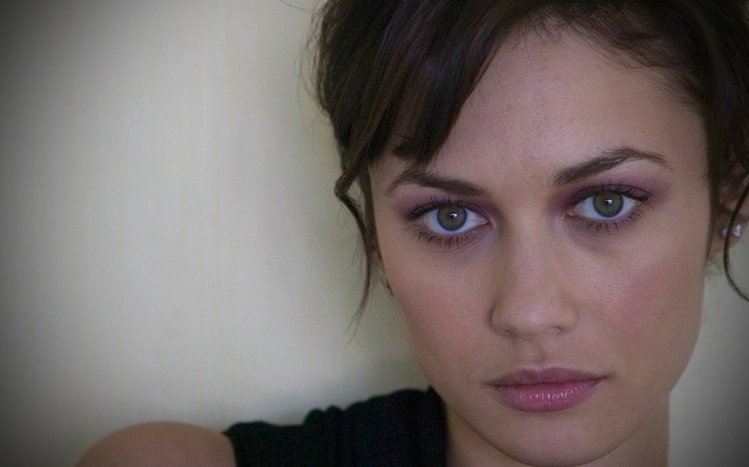 Olga Kurylenko Theme screenshot #13