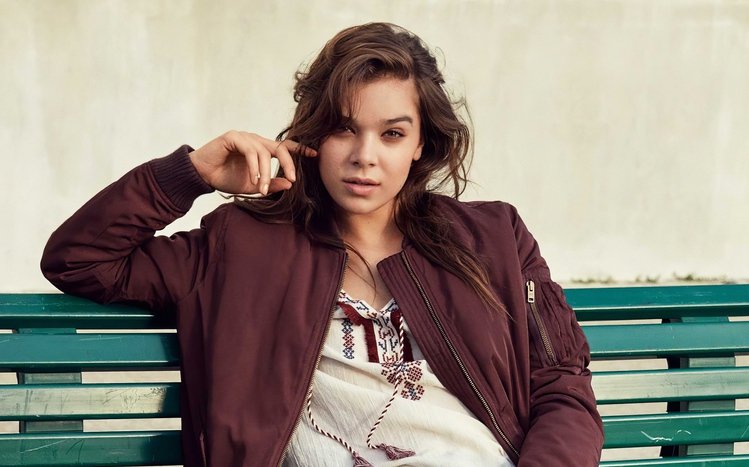Hailee Steinfeld Theme screenshot #8