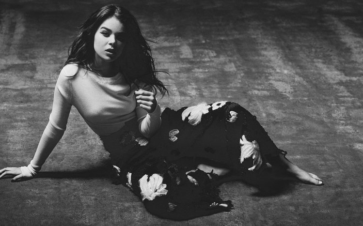 Hailee Steinfeld Theme screenshot #3