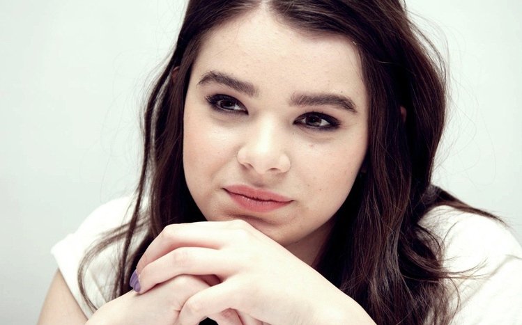 Hailee Steinfeld Theme screenshot #1
