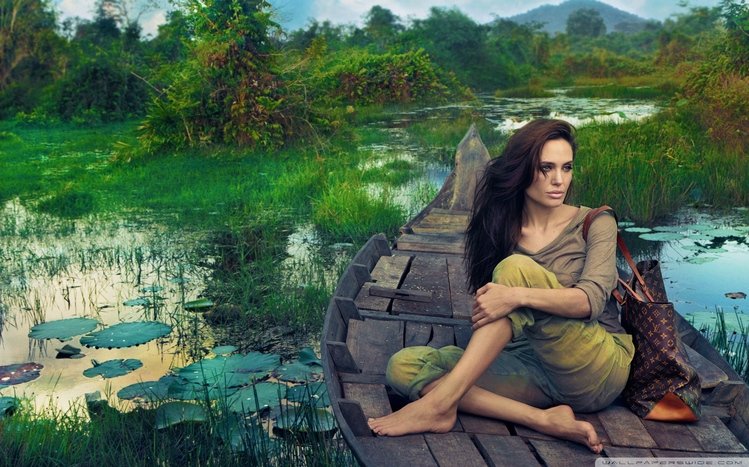 Angelina Jolie Theme screenshot #9