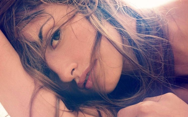 Penelope Cruz Theme screenshot #6