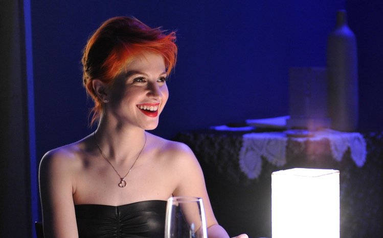 Hayley Williams Theme screenshot #14