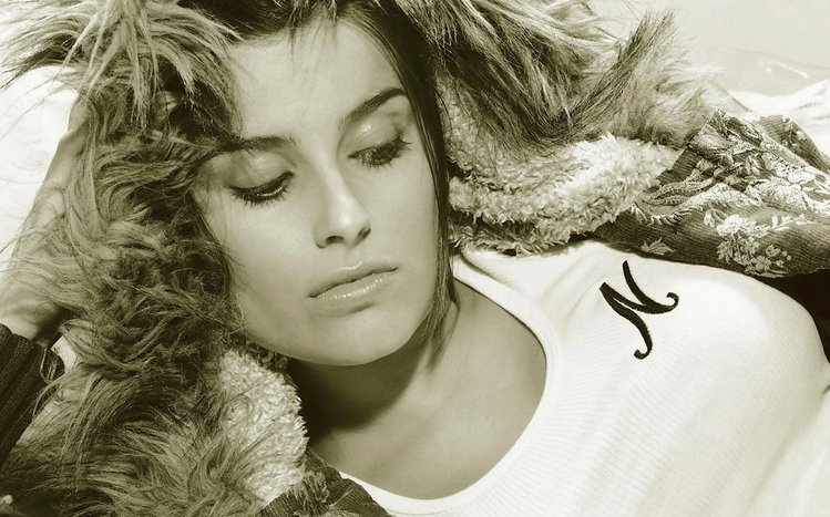 Nelly Furtado Theme screenshot #11