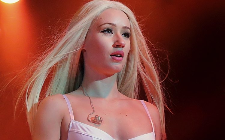 Iggy Azalea Theme screenshot #4