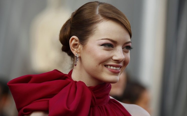 Emma Stone Theme screenshot #1