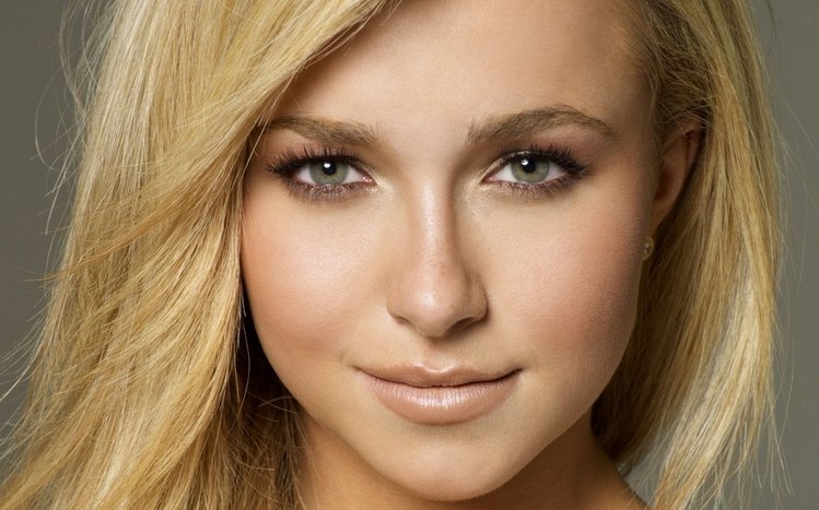 Hayden Panettiere Theme screenshot #4