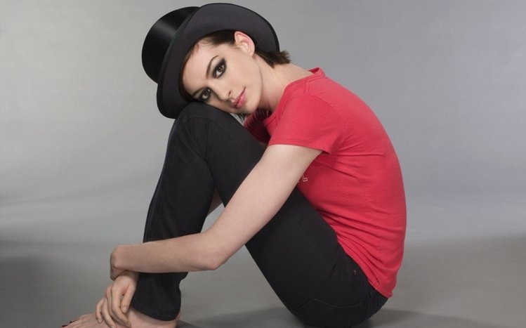 Anne Hathaway Theme screenshot #5