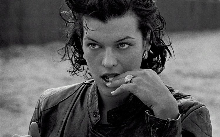 Milla Jovovich Theme screenshot #8