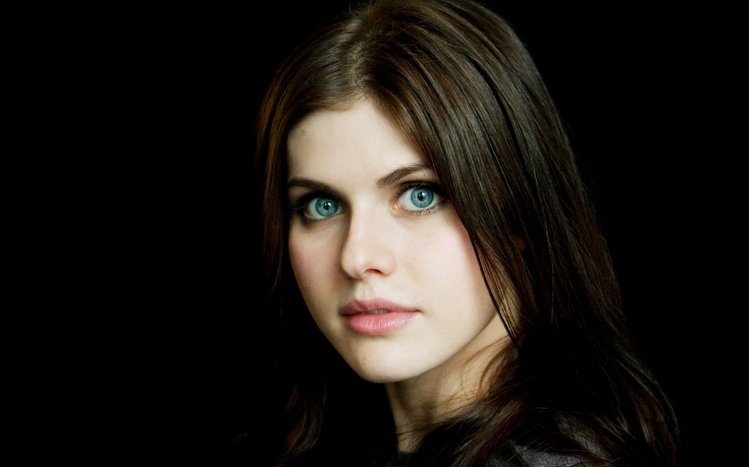 Alexandra Daddario Theme screenshot #14