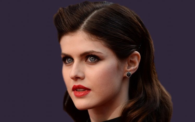 Alexandra Daddario Theme screenshot #7