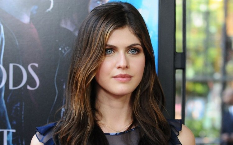 Alexandra Daddario Theme screenshot #9
