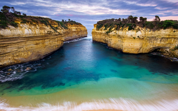 Ocean Cliff Windows 10 Theme themepack.me