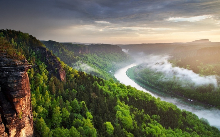 Green Mountain Windows 10 Theme - themepack.me